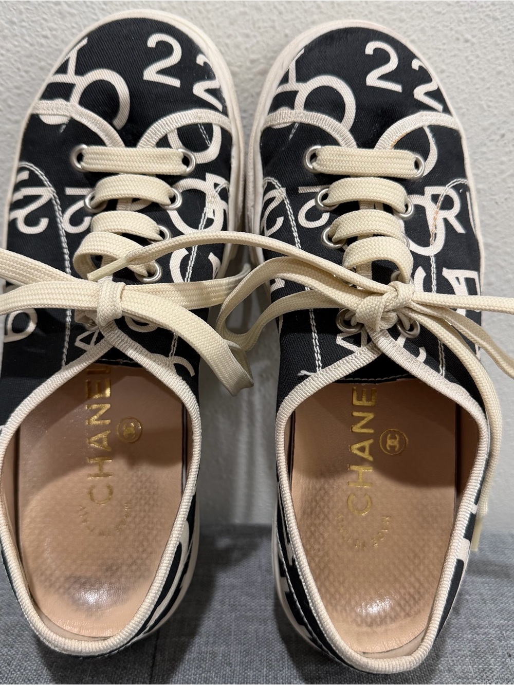 Vintage Black and Cream Logo Canvas Low-Top Sneakers - Picture 4 of 10